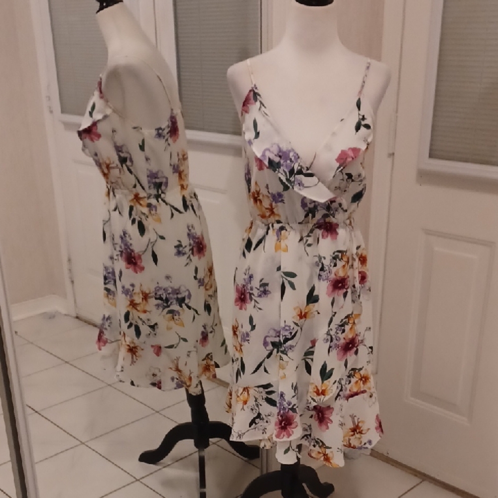 4/$80 White Floral Spaghetti Strap Sundress - Size XS